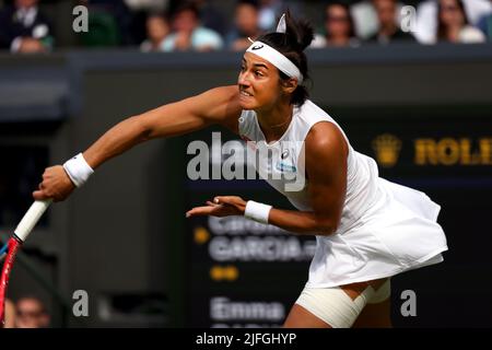 29. Juni 2022, All England Lawn Tennis Club, Wimbledon, London, Großbritannien. Caroline Garcia aus Frankreich während ihres zweiten Spiels gegen Emma Raducanu aus Großbritannien in Wimbledon. Garcia gewann das Spiel, um in die dritte Runde vorzurücken. Stockfoto