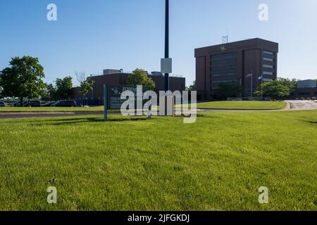 Dimondale MI - 4. Juni 2022: Straßenschild für Michigan Forensic Laboratory Stockfoto