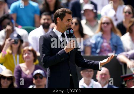 Der ehemalige Wimbledon-Champion Roger Federer am siebten Tag der Wimbledon Championships 2022 beim All England Lawn Tennis and Croquet Club in Wimbledon. Bilddatum: Sonntag, 3. Juli 2022. Stockfoto