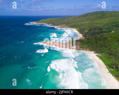 Drohnenfotografie über La Digue, Seychellen Stockfoto