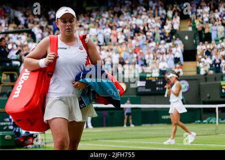 London, Großbritannien, 3.. Juli 2022: Elena Ostapenko während der Wimbledon Tennis Championships 2022 im All England Lawn Tennis and Croquet Club in London. Kredit: Frank Molter/Alamy Live Nachrichten Stockfoto