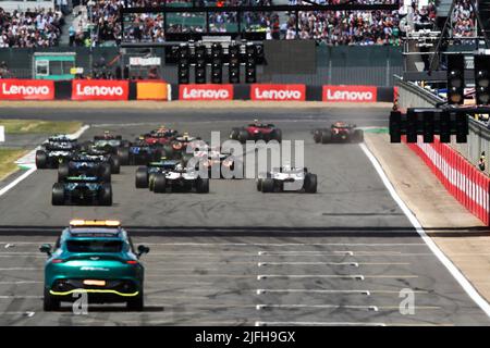 Silverstone, Großbritannien. 03.. Juli 2022. Der Neustart des Rennens. Großer Preis von Großbritannien, Sonntag, 3.. Juli 2022. Silverstone, England. Quelle: James Moy/Alamy Live News Stockfoto