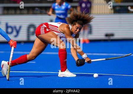 AMSTELVEEN, NIEDERLANDE - 3. JULI: Darcy Bourne von England während des FIH Hockey Women's World Cup 2022 Matches zwischen England und Indien im Wagener Hockey Stadium am 3. Juli 2022 in Amstelveen, Niederlande (Foto von Andre Weening/Orange Picics) Credit: Orange Pics BV/Alamy Live News Stockfoto