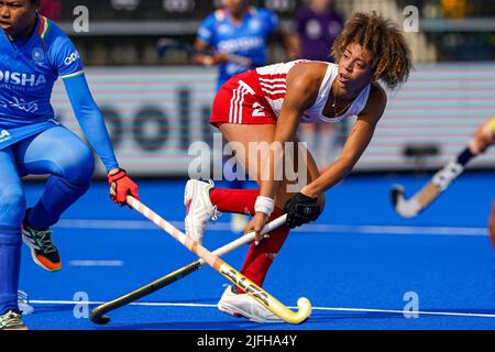 AMSTELVEEN, NIEDERLANDE - 3. JULI: Darcy Bourne von England während des FIH Hockey Women's World Cup 2022 Matches zwischen England und Indien im Wagener Hockey Stadium am 3. Juli 2022 in Amstelveen, Niederlande (Foto von Andre Weening/Orange Picics) Credit: Orange Pics BV/Alamy Live News Stockfoto