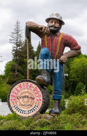 Holzfällerstatue in Squamish, British Columbia, Kanada Stockfoto