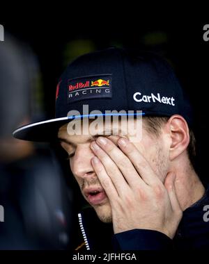 Silverstone, Großbritannien. 3.. Juli 2022. NORTHAMPTON - Max Verstappen nach dem Grand Prix von Großbritannien F1 in Silverstone am 3. Juli 2022 in Northampton, England. REMKO DE WAAL Kredit: ANP/Alamy Live News Stockfoto