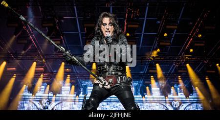 Alice Cooper tritt 2022 live auf Stockfoto