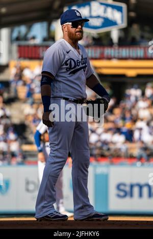 Los Angeles Dodgers dritter Baseman Justin Turner (10) während eines MLB-Spiels gegen die San Diego Padres, Samstag, 2. Juli 2022, im Dodger Stadium, In Los Stockfoto