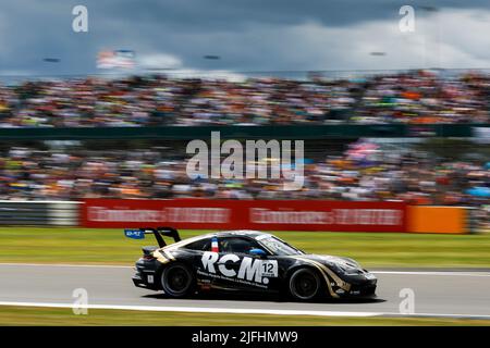 Silverstone, Großbritannien. 3.. Juli 2022. #12 Marvin Klein (F, CLRT), Porsche Mobil 1 Supercup auf dem Silverstone Circuit am 3. Juli 2022 in Silverstone, Großbritannien. (Foto von HIGH TWO) Quelle: dpa/Alamy Live News Stockfoto