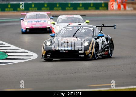 Silverstone, Großbritannien. 2.. Juli 2022. #12 Marvin Klein (F, CLRT), Porsche Mobil 1 Supercup auf dem Silverstone Circuit am 2. Juli 2022 in Silverstone, Großbritannien. (Foto von HIGH TWO) Quelle: dpa/Alamy Live News Stockfoto