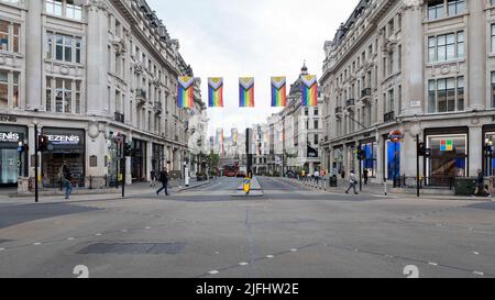 Im Zentrum Londons war es ungewöhnlich leer und verlassen, als der Eisenbahnstreik unter Führung der RMT Union den zweiten Tag andauert. Im Bild: Oxford Circus sieht emp aus Stockfoto