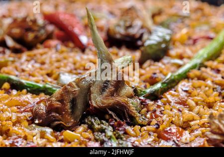 Nahaufnahme der vegetarischen Paella, traditionelle spanische Gerichte Stockfoto