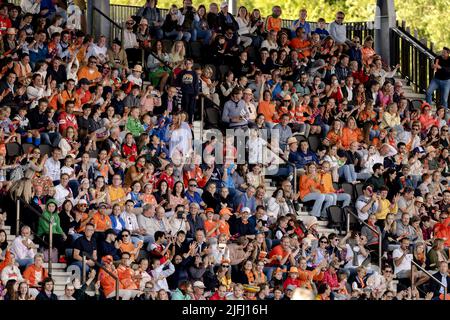 Silverstone, Großbritannien. 3.. Juli 2022. AMSTERDAM - Publikum während des Spiels zwischen Deutschland und den Niederlanden bei der Hockey-Weltmeisterschaft im Wagener-Stadion, am 3. Juli 2022 in Amsterdam. ANP SANDER KING Credit: ANP/Alamy Live News Stockfoto