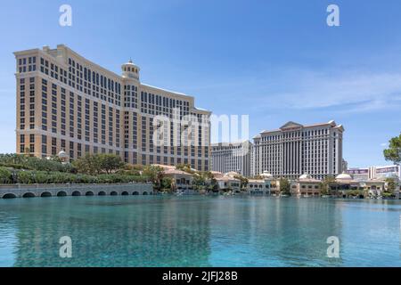 Las Vegas, USA – 23. Mai 2022: Das Bellagio ist ein Luxushotel und ein Kasino am Las Vegas Strip. Das Bellagio wurde am 15. Oktober 1998 eröffnet. Stockfoto