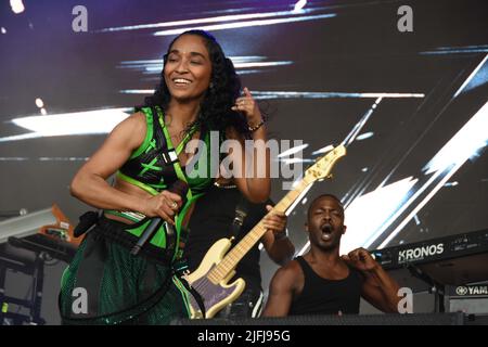 Glynde, England, Großbritannien. 3.. Juli 2022. TLC spielen am Sonntag auf der Hauptbühne beim Love Supreme Festival in Glynde, East Sussex. Das Festival sah eine Mischung aus Jazz, Funk und Soul Acts. (Bild: © Rod Harbinson/ZUMA Press Wire) Bild: ZUMA Press, Inc./Alamy Live News Stockfoto