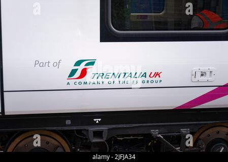 Neuer Zug der Baureihe C2C 720 bereitet sich auf einen Testlauf von der Fenchurch Street, London, vor. Elektrifizierte London Southend Railway, betrieben von Trenitalia Stockfoto