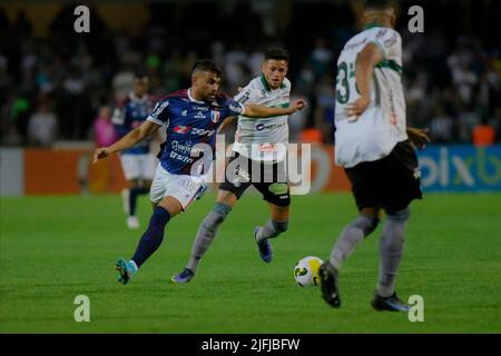Curitiba, Brasilien. 03.. Juli 2022. Ronald und Val während Coritiba und Fortaleza. Spiel gültig für die 15. Runde der Brasilianischen Meisterschaft 2022. Major Antônio Couto Pereira Stadion in Curitiba, Pr. Kredit: Reinaldo Reginato/FotoArena/Alamy Live Nachrichten Stockfoto