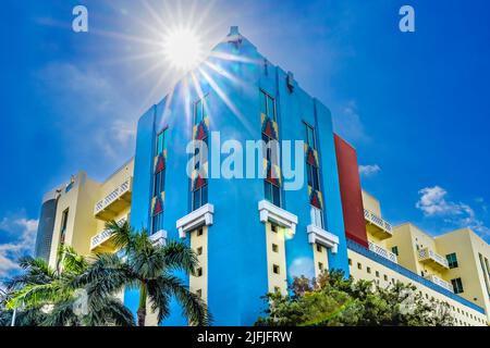 Art déco-Gebäude Dekorationen Sonnenstrahlen Miami Beach Florida Miami Beach hat wunderschöne Restaurants, Geschäfte und Geschäfte. Der Ort zum sein Stockfoto