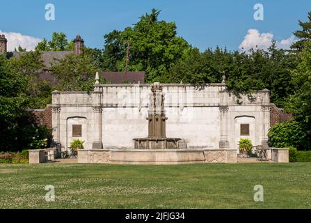 Der Brunnen im Mellon Park, einem Stadtpark im Stadtteil Shadyside in Pittsburgh, Pennsylvania, USA Stockfoto