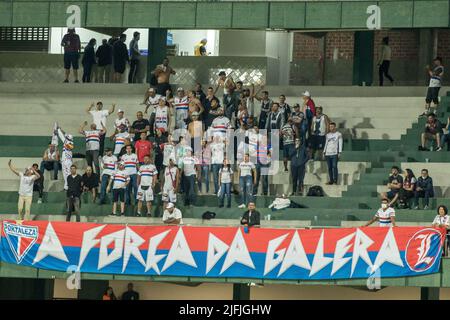 Curitiba, Brasilien. 03.. Juli 2022. PR - Curitiba - 07/03/2022 - BRASILIANISCHE A 2022, CORITIBA X FORTALEZA - Fortaleza-Fans bei einem Spiel gegen Coritiba im Stadion Couto Pereira um die brasilianische Meisterschaft A 2022. Foto: Robson Mafra/AGIF/Sipa USA Quelle: SIPA USA/Alamy Live News Stockfoto