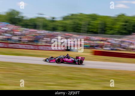 Lexington, OH, USA. 3.. Juli 2022. HELIO CASTRONEVES (06) aus Sao Paulo, Brasilien, fährt während der Honda Indy 200 auf der Mid Ohio Sports Car Course in Lexington OH durch die Kurven. (Bild: © Walter G. Arce Sr./ZUMA Press Wire) Bild: ZUMA Press, Inc./Alamy Live News Stockfoto