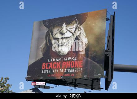 Los Angeles, California, USA 21. June 2022 Ein allgemeiner Blick auf die Atmosphäre der Black Phone Plakatwand am 21. Juni 2022 in Los Angeles, Kalifornien, USA. Foto von Barry King/Alamy Stockfoto Stockfoto