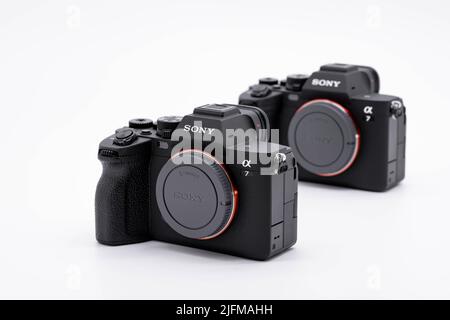 Bangkok, Thailand - die Sony A7 IV ist die vierte Generation des spiegellosen Vollformat-Kameramodells core A7 des Unternehmens vom 9. Juni 2022. Es wird am eingeführt Stockfoto