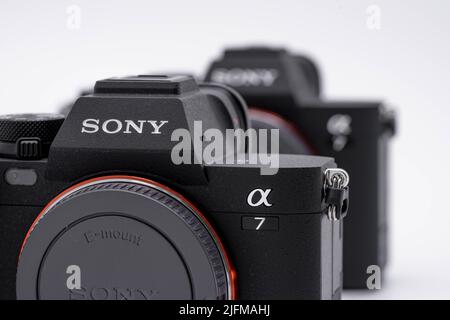 Bangkok, Thailand - die Sony A7 IV ist die vierte Generation des spiegellosen Vollformat-Kameramodells core A7 des Unternehmens vom 9. Juni 2022. Es wird am eingeführt Stockfoto