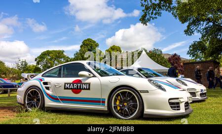 2009 Porsche 911 GT2 ‘GT09 TWO’ & Porsche 911 GT3 ‘GT59 GUY’ auf der Juni Scramble im Bicester Heritage Center am 19.. Juni 202 ausgestellt Stockfoto