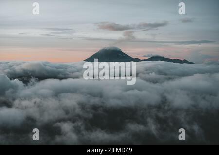 Bromo Tengger Semeru National Park, Blick auf den Sonnenaufgang vom King Kong Hill Stockfoto