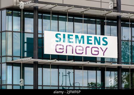 Das deutsche Ingenieurunternehmen Siemens Energy Logo auf seinem Bürogebäude in Lincoln, Großbritannien. Stockfoto