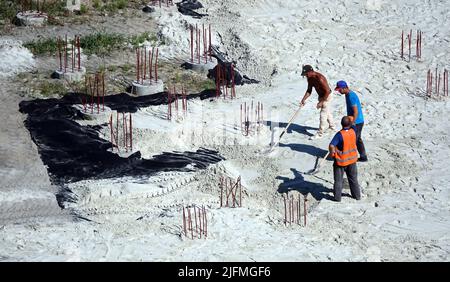 Kiew, Ukraine 28. Juli 2020 Baustelle des Nullkreislaufs, Abdichtung und Vorbereitung für den Bau in Kiew Stockfoto