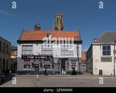 Stump and Candle Market Place Boston Lincolnshire England UK ein beliebtes öffentliches Haus im Zentrum der historischen Marktstadt Stockfoto