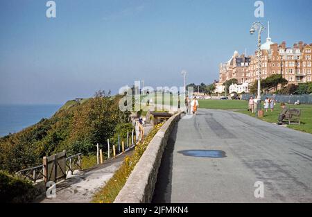 The Leas Clifftop Promenade Road, Folkestone, Kent, England, Großbritannien, 1962 Blick nach Westen Stockfoto