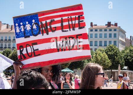 Frankreich, Lyon, 2022-07-02. Demonstration zur Unterstützung der Abtreibungsrechte in den Vereinigten Staaten. Stockfoto