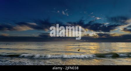 Ault Onival, Plage au coucher de Soleil. Stockfoto