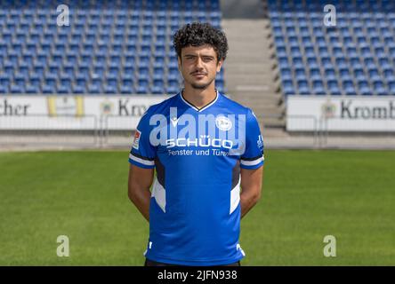 Bielefeld, Deutschland. 04.. Juli 2022. Fußball, 2. Bundesliga, Fotosession für die Saison 2022/23, Arminia Bielefeld, Guilherme Ramos. Quelle: Friso Gentsch/dpa/Alamy Live News Stockfoto