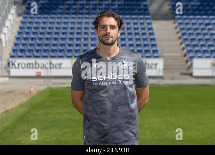 Bielefeld, Deutschland. 04.. Juli 2022. Fußball, 2. Bundesliga, Fotosession für die Saison 2022/23, Arminia Bielefeld, Torwart Stefanos Kapino. Quelle: Friso Gentsch/dpa/Alamy Live News Stockfoto