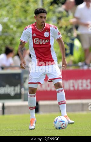 OLDENZAAL - Tristan GOOIJER von Ajax beim Freundschaftsspiel zwischen Ajax Amsterdam und SC Paderborn 07 im Sportpark Vondersweijde am 2. Juli 2022 in Oldenzaal, Niederlande. ANP GERRIT VAN COLOGNE Stockfoto