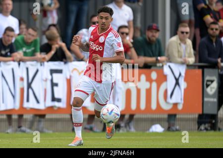 OLDENZAAL - Tristan GOOIJER von Ajax beim Freundschaftsspiel zwischen Ajax Amsterdam und SC Paderborn 07 im Sportpark Vondersweijde am 2. Juli 2022 in Oldenzaal, Niederlande. ANP GERRIT VAN COLOGNE Stockfoto