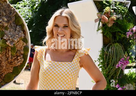 4.. Juli 2022. Surrey, Großbritannien. 04/07/2022, Charlotte Hawkins, Press Day RHS Hampton Court Palace Garden, Festival, East Molesey. Kredit: michael melia/Alamy Live Nachrichten Stockfoto