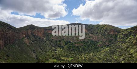 Ein Panoramablick auf die Berge in der Caldera de Mandaba Stockfoto