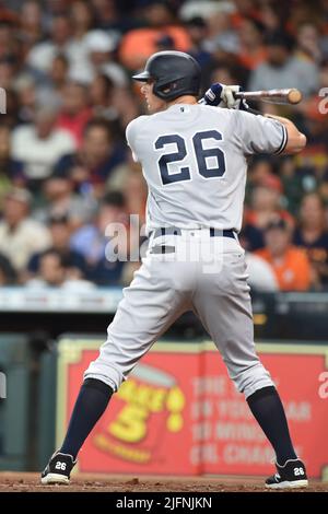 New York Yankees Dritter Baseman DJ LeMahieu (26) Singles im Mittelfeld während des dritten Innings des MLB-Spiels zwischen den New York Yankees und dem H Stockfoto