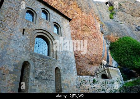 Der Real Monasterio de San Juan de la Peña ist ein religiöser Komplex in der Stadt Santa Cruz de la Serós, im Südwesten von Jaca, in der Provinz von Stockfoto