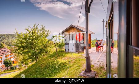 Costalovara - Bahnhof Wolfsgruben. Die Ritten-Bahn ist eine elektrische Stadtbahn, die Bozen mit der Ritten verband. Ritten-Hochebene, Bozen, S Stockfoto