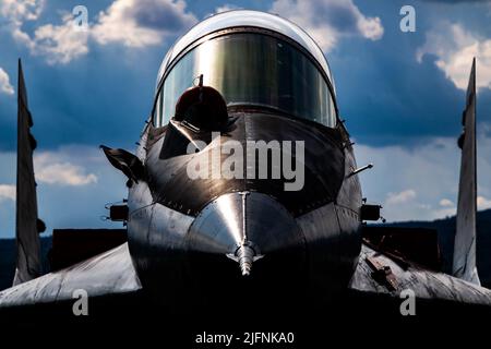 Sliac / Slowakei - 3. August 2019: Slowakische Luftwaffe Mikoyan-Gurevich MiG-29UBS Fulcrum 5304 Static Display des Kampfjets auf der SIAF Slovak International Ai Stockfoto