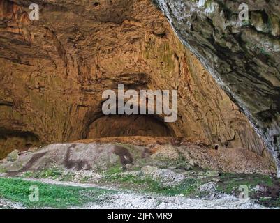 Innenraum devetashka Höhle in der Nähe von Lowetsch, Bulgarien Stockfoto