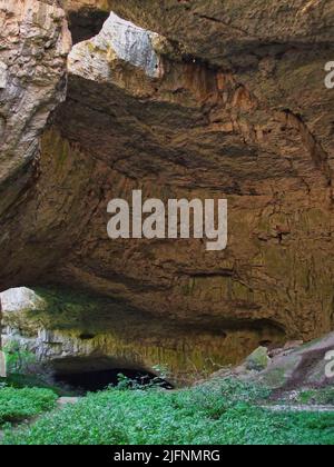 Innenraum devetashka Höhle in der Nähe von Lowetsch, Bulgarien Stockfoto