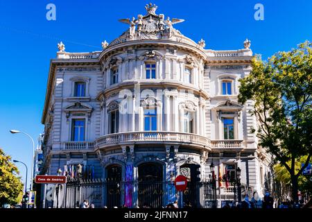 Der Palast von Linares, Palacio de Linares, ist ein Palast in Madrid. Es wurde zum nationalen historisch-künstlerischen Denkmal erklärt. An der plaza de Stockfoto