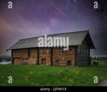 Kiži ist eine Insel in Karelien Russland, gekennzeichnet durch Holzkirchen und Häuser und ist eines der beliebtesten touristischen Destinationen in Russland Stockfoto